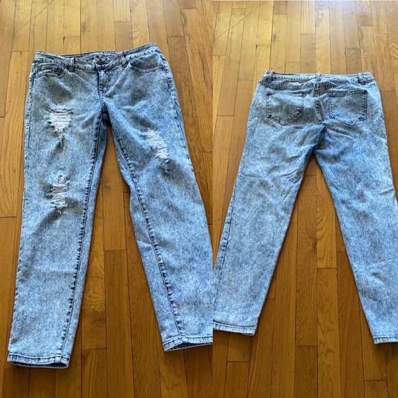 Distressed acid washed denim skinny jeans - Picture 3 of 7